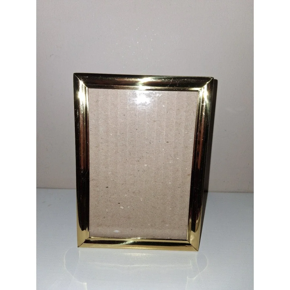 Vintage Gold Tone Picture Frame Fits 6 x 4 Photo Easel Back Desk Frame